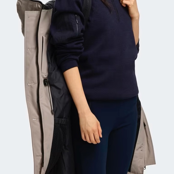 Canada Goose Women's Rossclair Jacket in Navy Size Small WITH FOX FUR TRIM - Picture 11 of 13